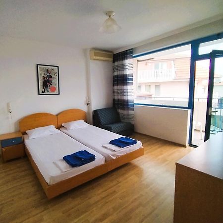 Lira Sto Apartments 帕莫瑞 外观 照片
