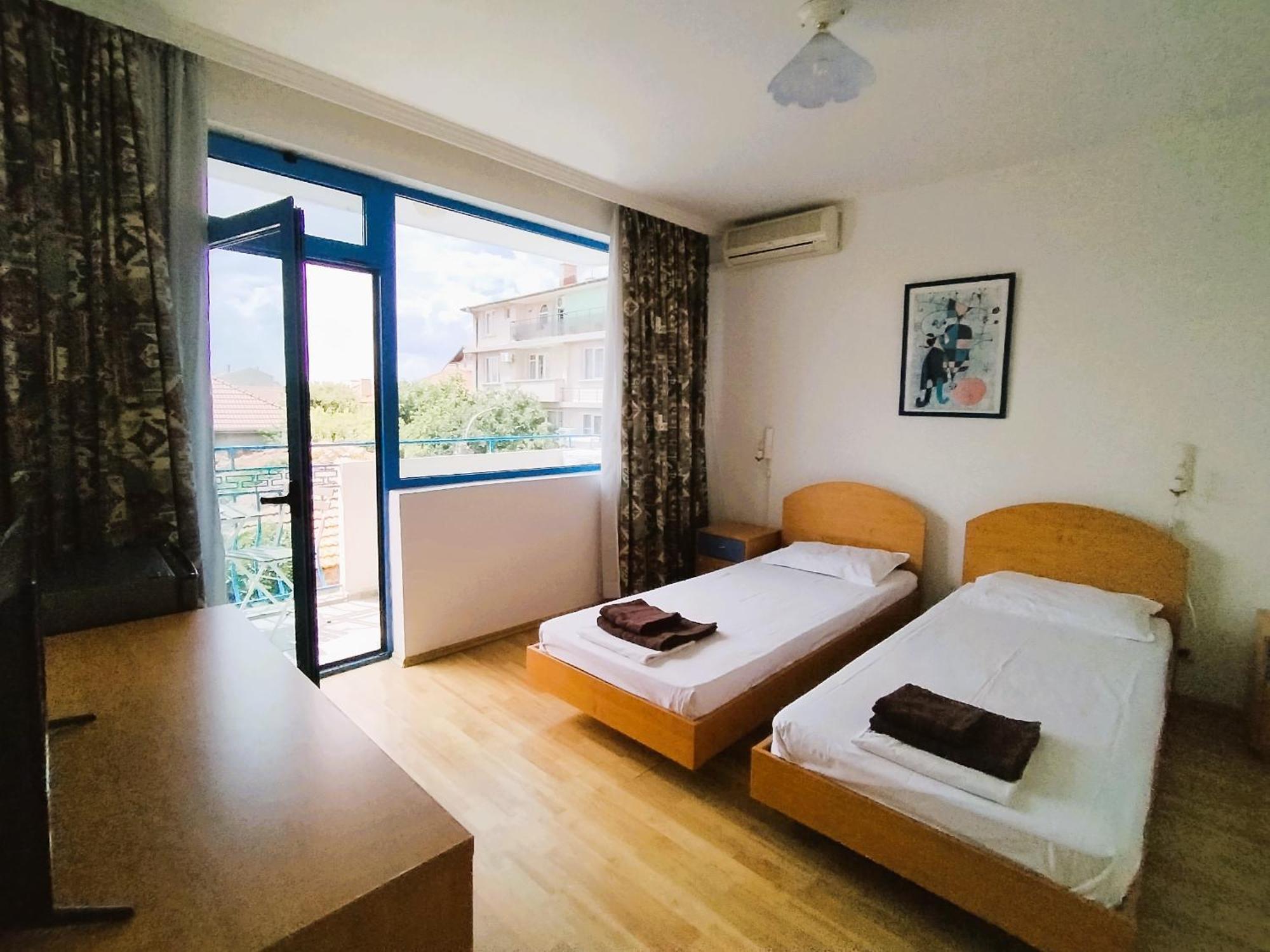 Lira Sto Apartments 帕莫瑞 外观 照片