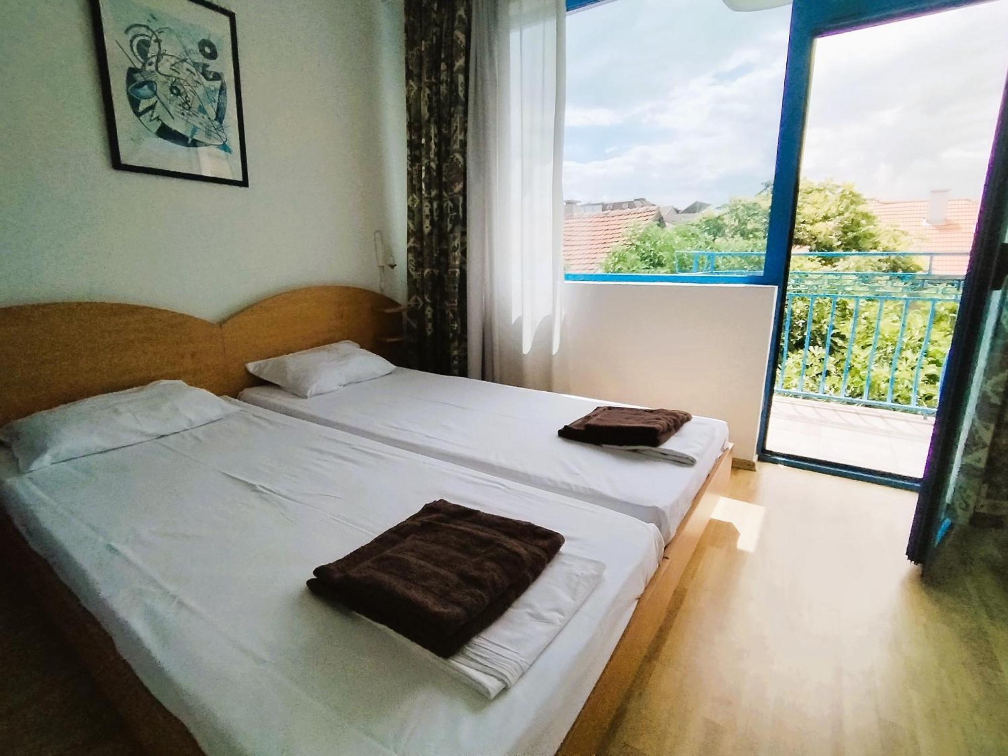 Lira Sto Apartments 帕莫瑞 外观 照片