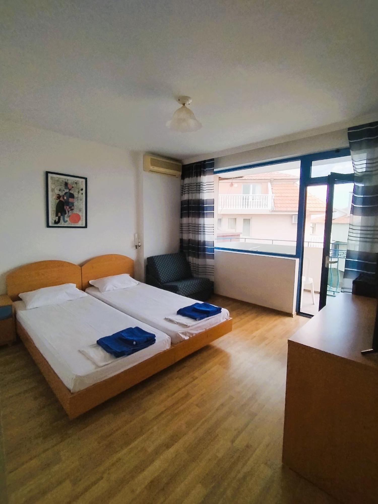 Lira Sto Apartments 帕莫瑞 外观 照片