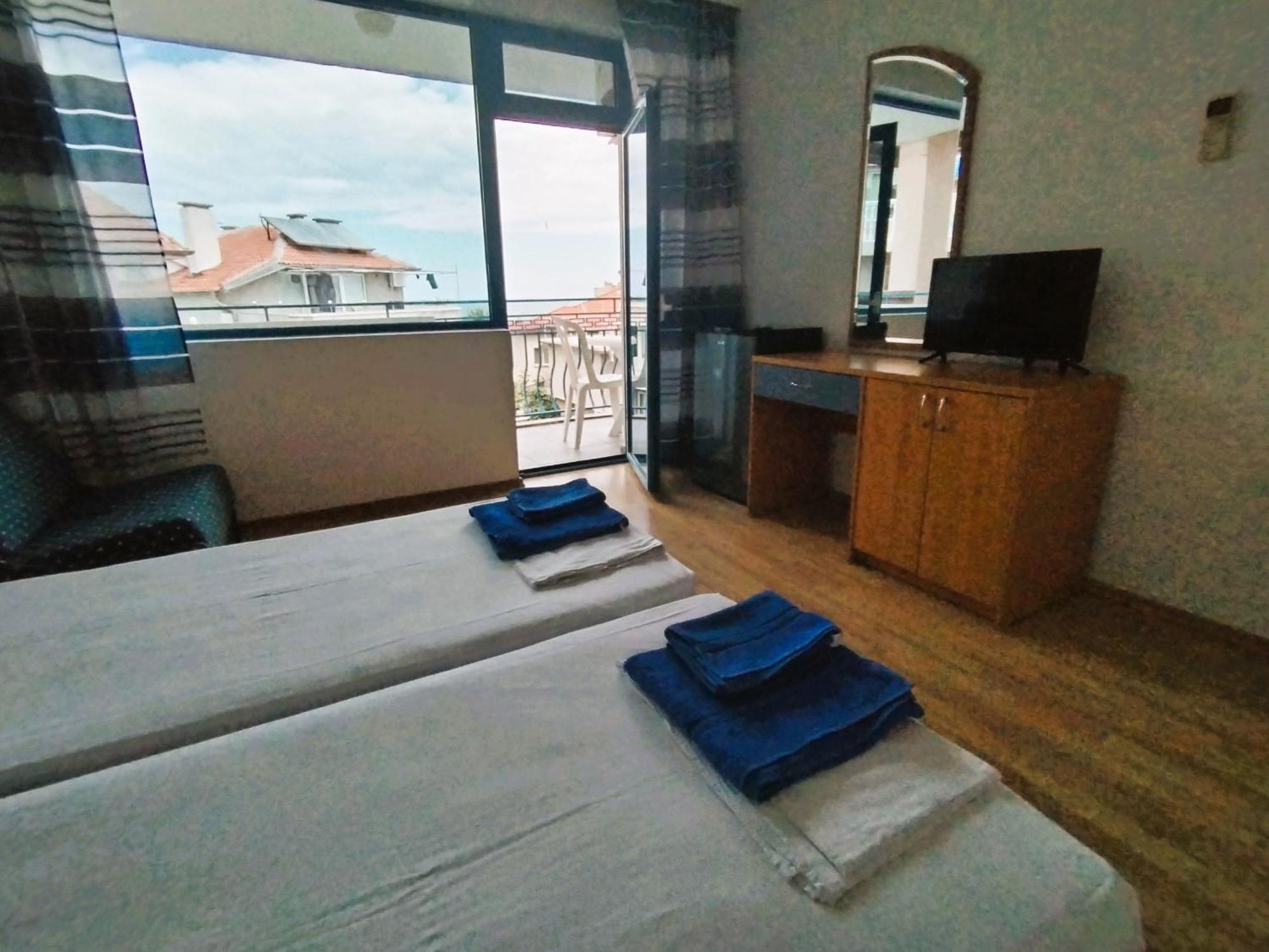 Lira Sto Apartments 帕莫瑞 外观 照片