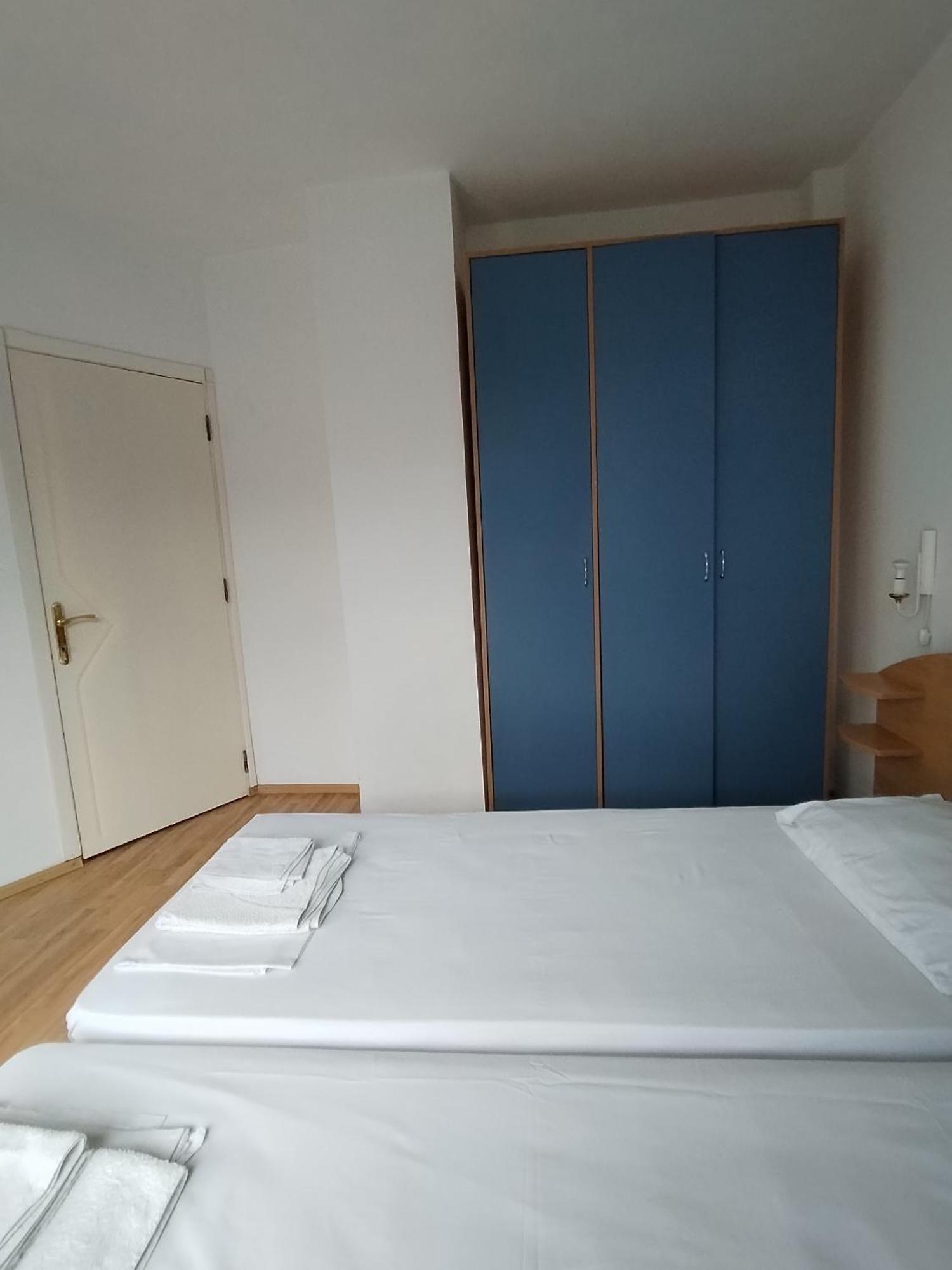 Lira Sto Apartments 帕莫瑞 外观 照片